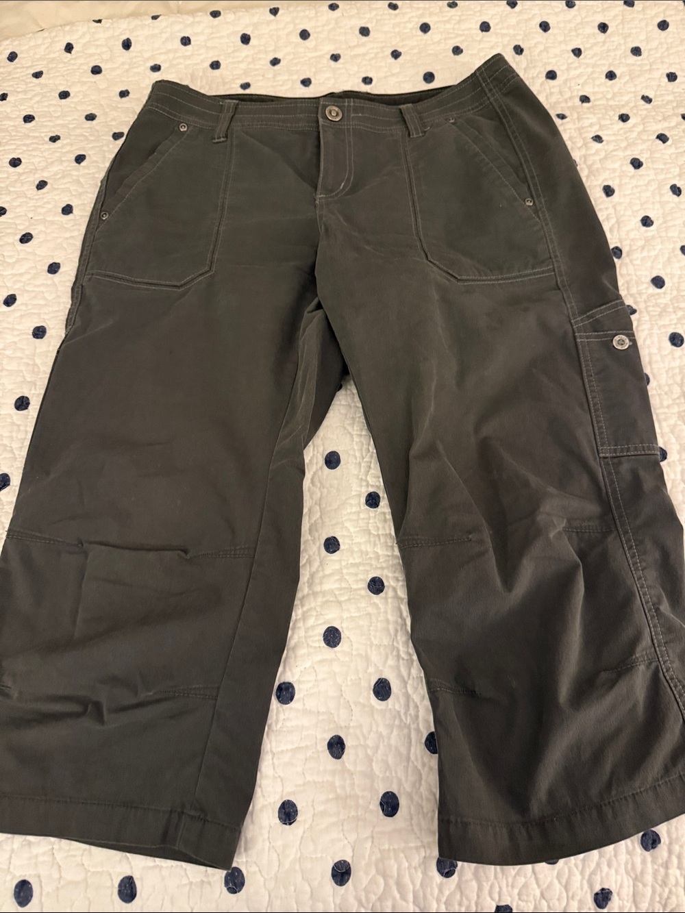 Kuhl women gray cargo capri size 10